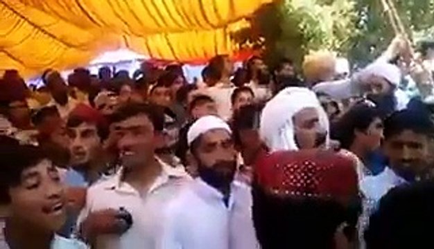 People Chanting Go Nawaz Go During Nawaz Sharif & Fazal ur Rehman Speech in DI Khan
