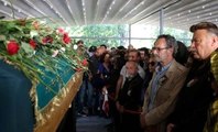 Oya Aydoğan'ın Cenazesinde Nuri Alço'nun Cüzdanını Çaldılar