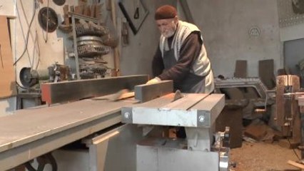 Ömrünü Ağaç İşlemeye Adadı