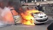 Une voiture de police incendiée en marge de la manifestation des policiers à Paris