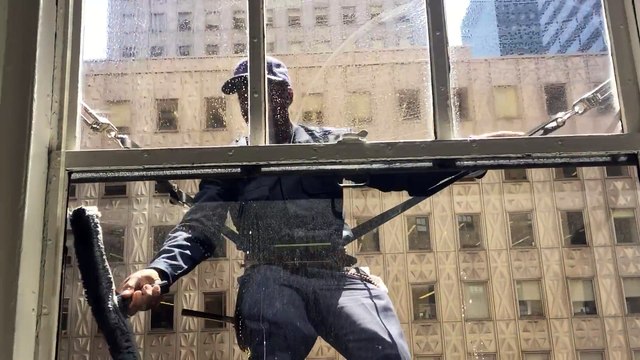 Laveur de vitres à New York, pas facile !
