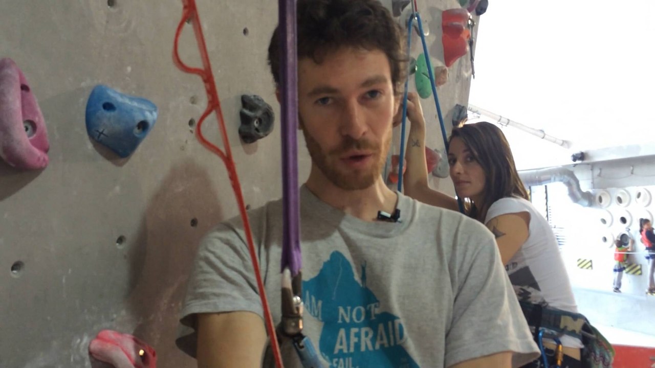 Escalade - Adrénaline : Donne-moi du mou, apprendre à chuter en escalade