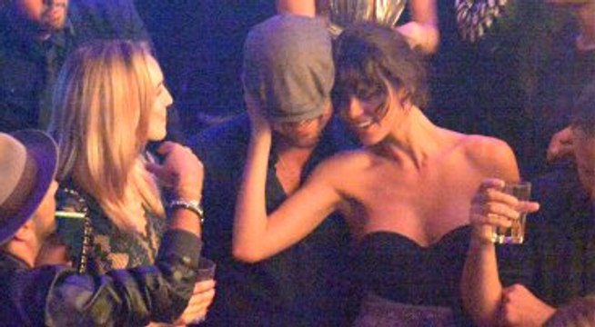 Leonardo DiCaprio, Ünlü Modelle Sarmaş Dolaş Yakalandı