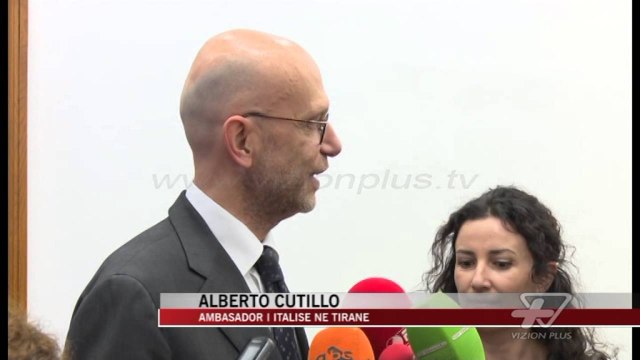 Diplomati Cutillo nuk jep sqarime për pajisjen e Interforce - News, Lajme - Vizion Plus