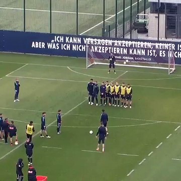 Eski Kartal'dan müthiş frikik!