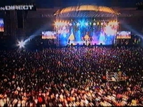 Amel Bent au NRJ Music Tour Marseille