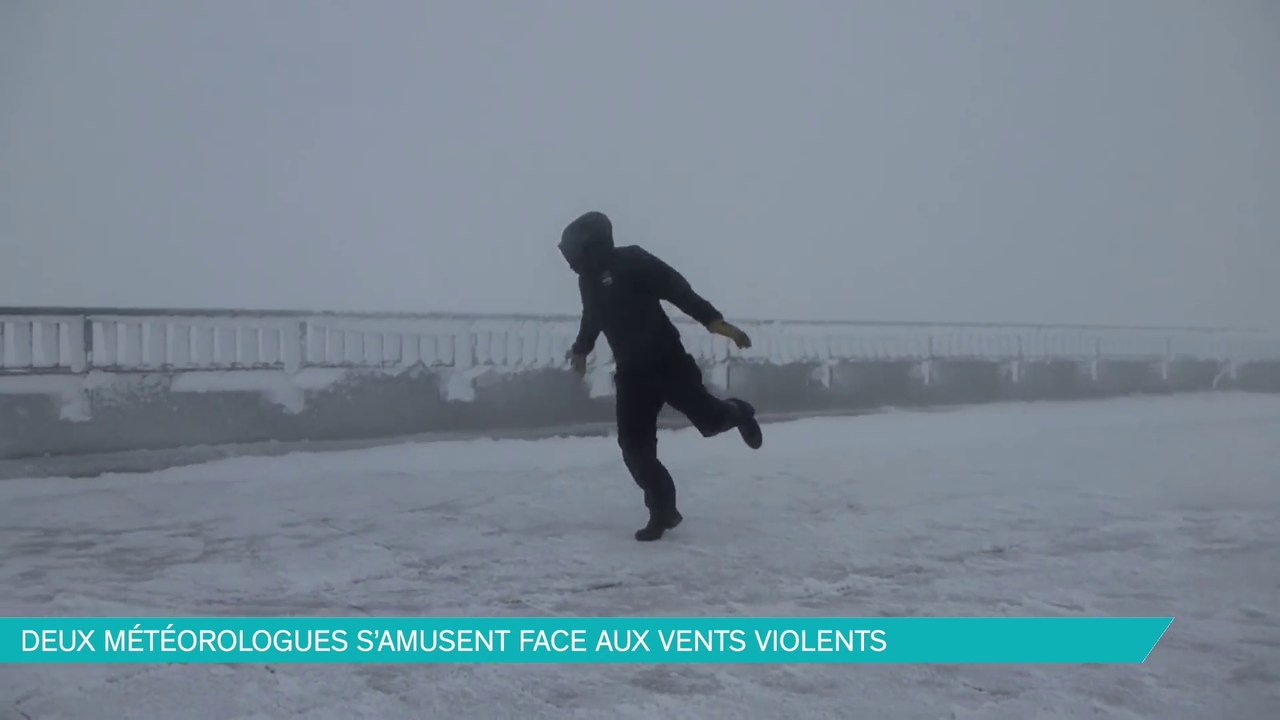 Des météorologues américains affrontent des vents à plus de 170 km/h !