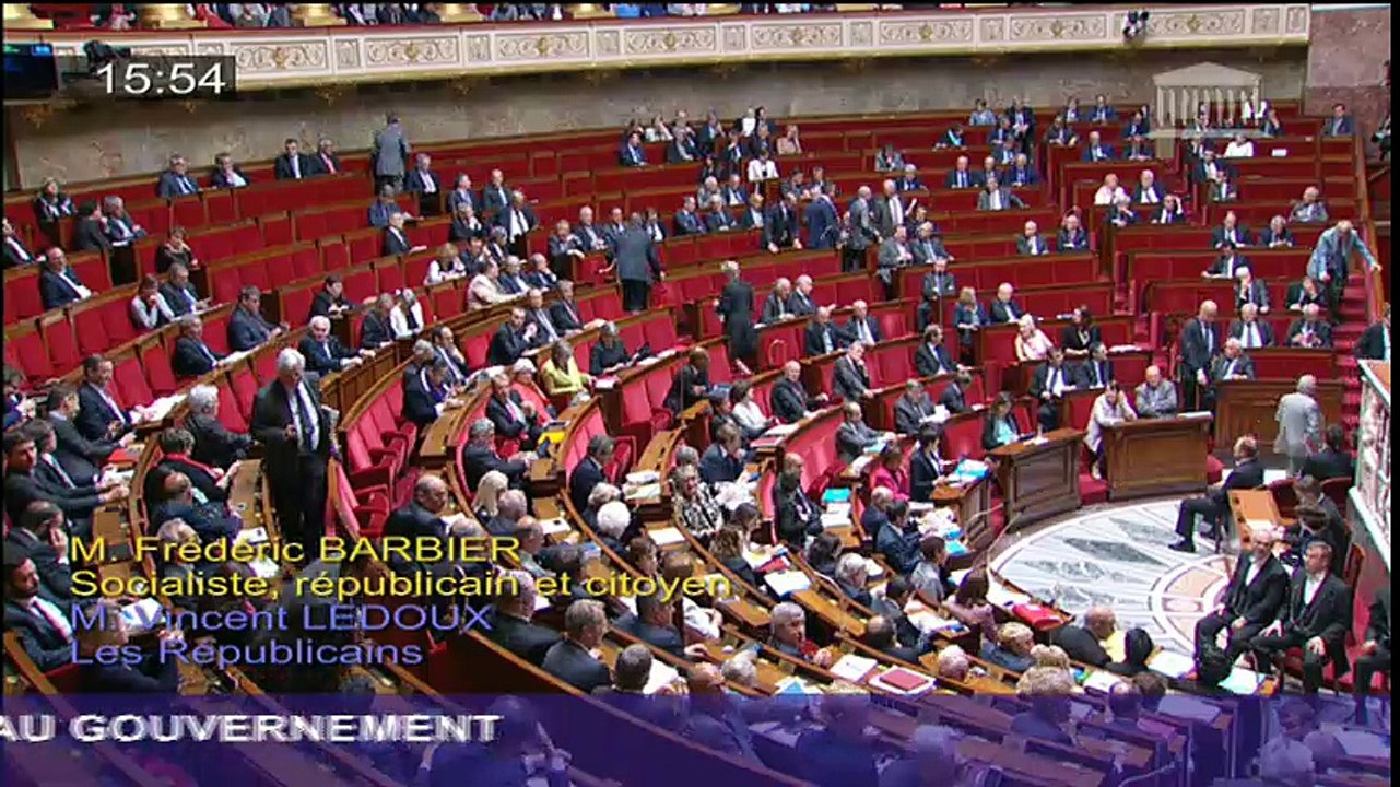 PSA : "L'Etat est un bon actionnaire et participe à la politique industrielle"