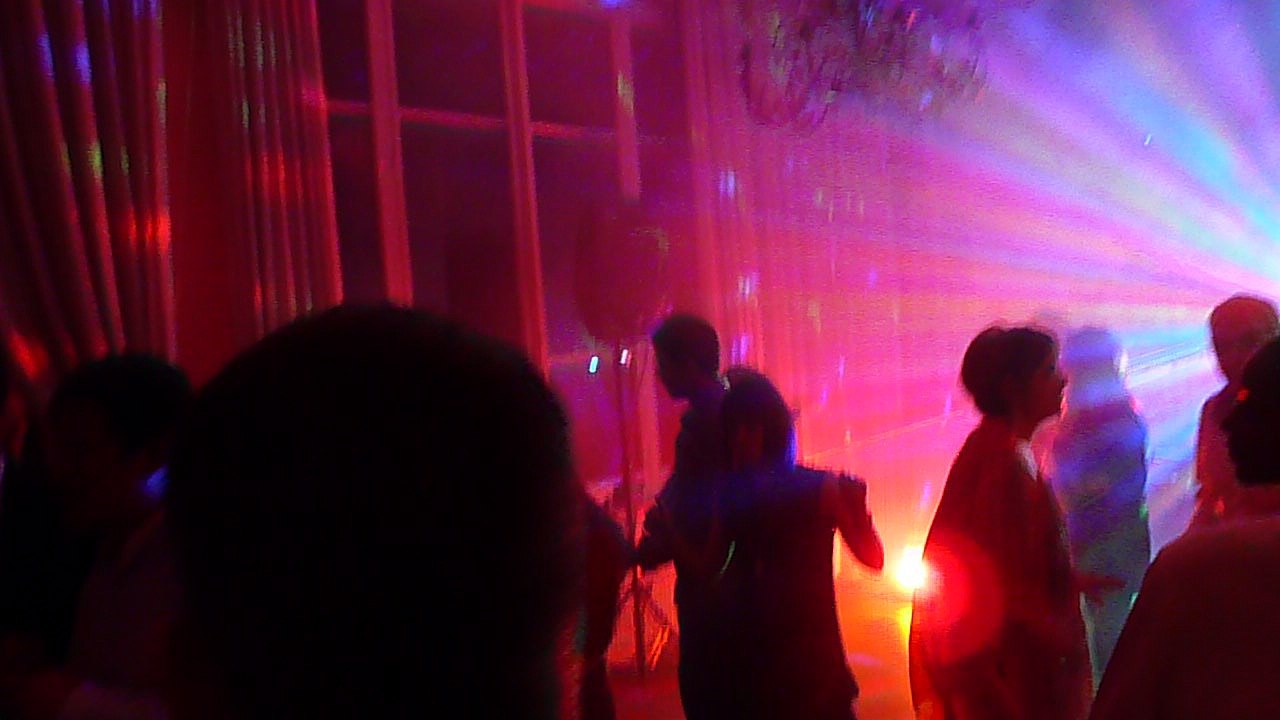 LES JEUX DE LUMIERES SONT NICKELS