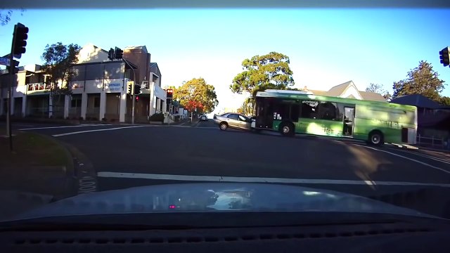 Car Crashes Compilation - Crazy Russian drivers #30