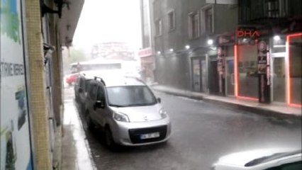 Ağrı'da Yağmur Caddeleri Göle Çevirdi