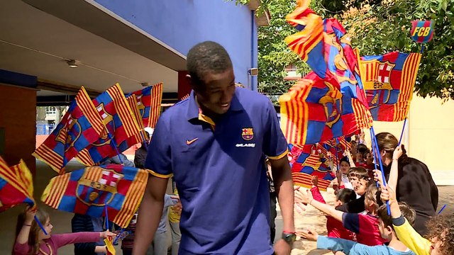 FCB Basket: visita a l’Escola Antoni Brusi [CAT]