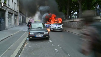 Le parquet ouvre une enquête pour tentative d'homicide après l'incendie d'une voiture de police - 18/05/2016 à 19h00