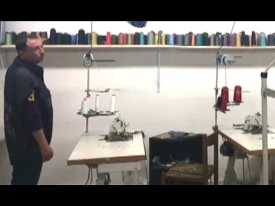 Striano (NA) - Fabbrica clandestina di abbigliamento con 7 operai in nero (18.05.16)