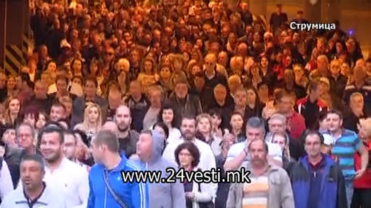 KOLAZ PROTESTI SARENA REVOLUCIJA 18 5