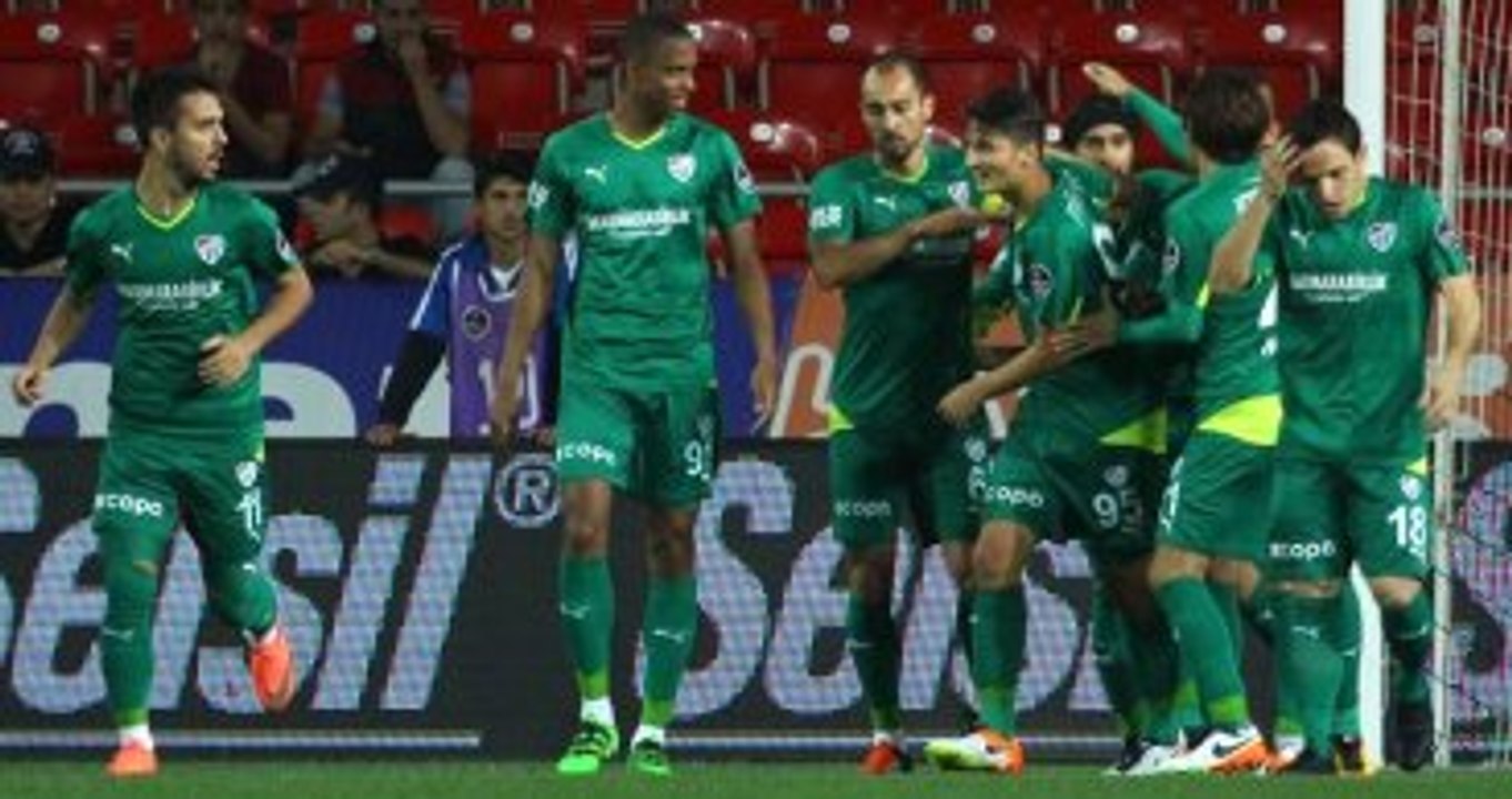 Süper Lig'de Bursaspor, Mersin İdmanyurdu'nu 5-2 Yendi