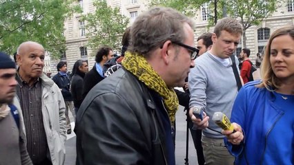Voiture de police brûlée à Paris : la vidéo du terrible assaut des casseurs [18.05.2016]