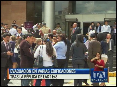 Réplicas provocaron la evacuación de varios edificios en Quito