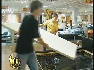 Lit + eau = un moment de rigolade