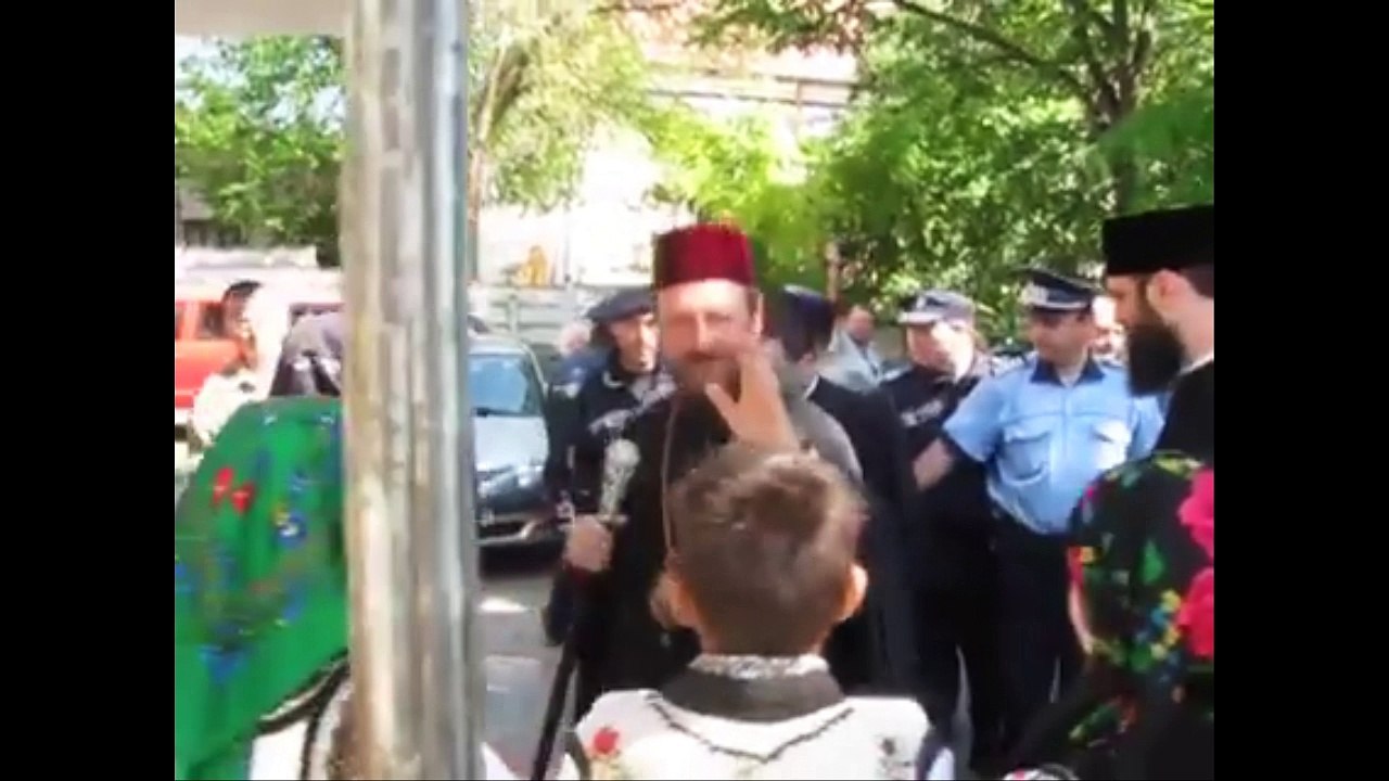 Preoti cu masini luxoase