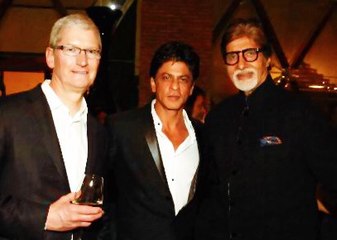 Shahrukh Khan Parties With Apple CEO Tim Cook