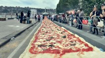 Napoli - La pizza più lunga è di 1853 cm, da Guinnes dei primati ( 18.05.16)