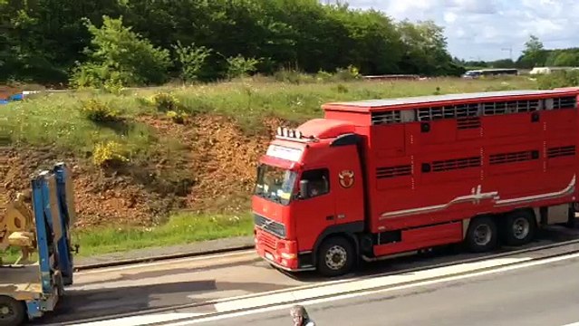 Loi travail: bouchons de poids lourds sur la RN141 à hauteur de la sortie Taponnat