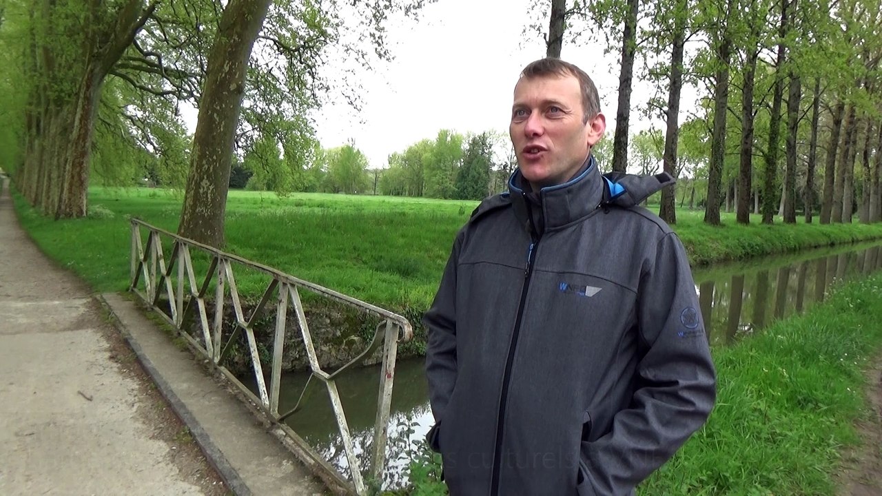 Samuel Vannier, chargé des archives et des projets culturels à VNF