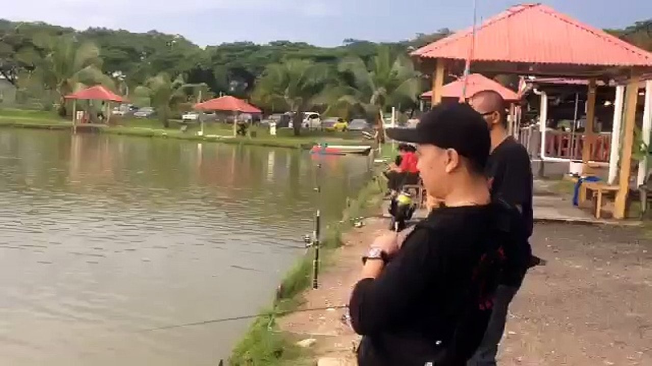Ashlee lee pacak patin 10kg kolam seksyen 24