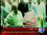 Chief Minister Punjab surprised visit to Ramzan Bazar Township Lahore. DAWN NEWS (10-06-16)