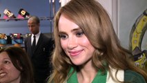 Suki Waterhouse is an innie and likes Nelly's fashion