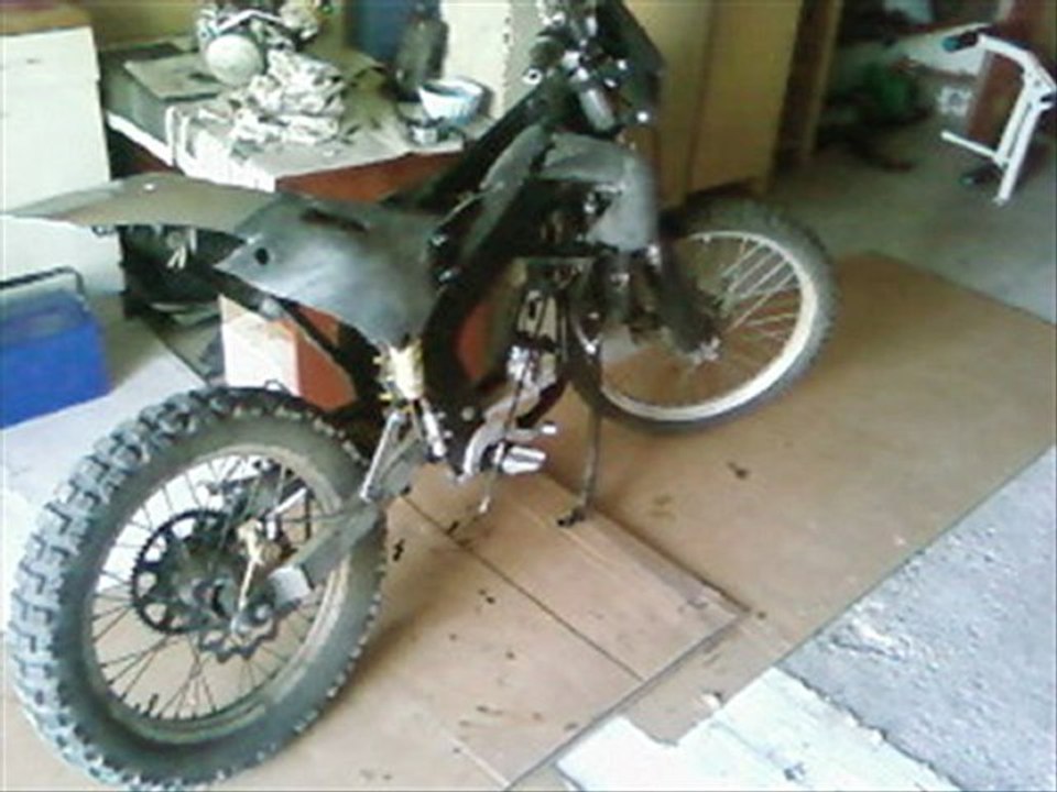 ma moto en plein evo