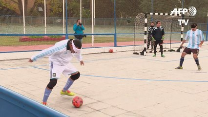 قائد منتخب الارجنتين للمكفوفين في كرة القدم يحلم بالذهب الاولمبي