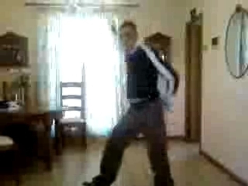 Tecktonik neeko en mode electro flop