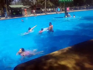 Mi Hermana Karla, Thomas y Pato En La Piscina Del Parque Acuàtico Oasis