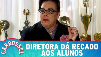 Diretora dá recado aos alunos