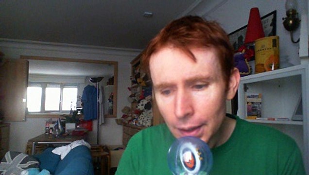 Wiwi égratigne les yeux fermés de Bernard Ilous