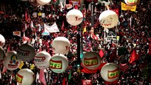 Manifestantes protestam contra Temer na Paulista