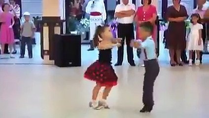 Little Girl and Boy Nice Dance Must Watch