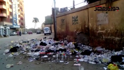 تلال القمامة تحاصر مستشفي الصحة النفسية ببنها