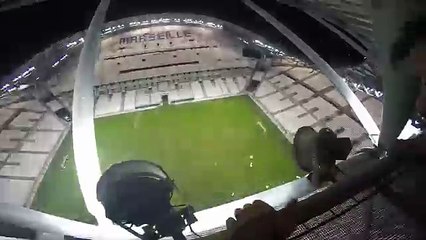BASE jump au stade Vélodrome