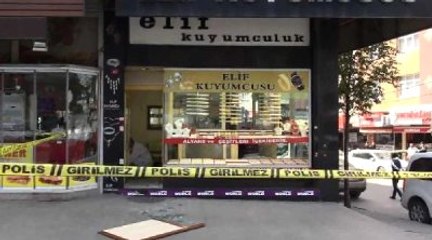 Kuyumcu Silahıyla Karşılık Verince 4 Soyguncu Kaçtı