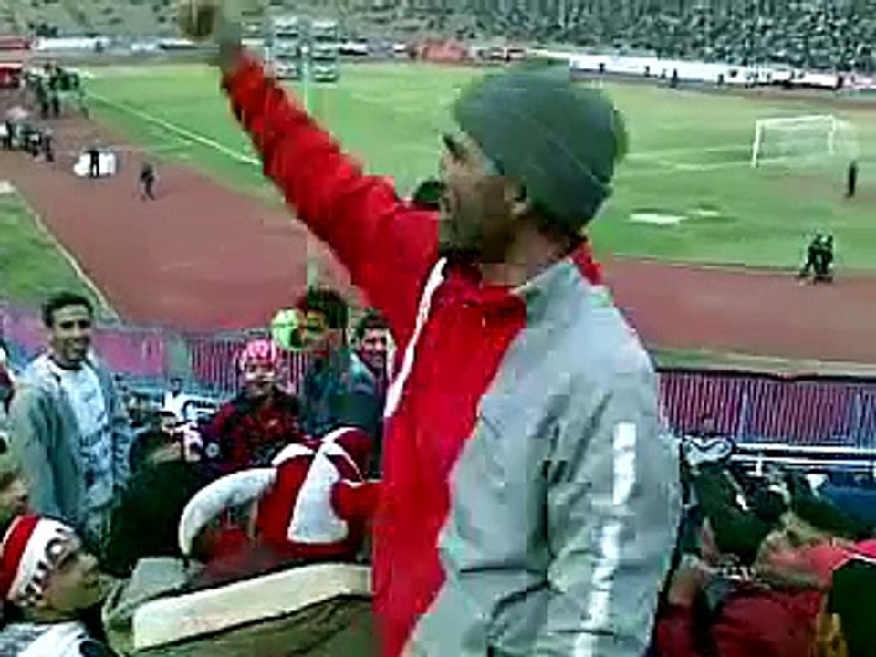 ALGERIE Le Supporter Type Algerien !!! Pas comme les autres !!!