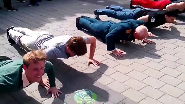 ВЕТЕРАН В 77 ЛЕТ НА 9 МАЯ ДАЛ ФОРУ ВСЕМ