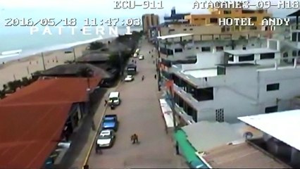 Ecuador earthquake captured on camera