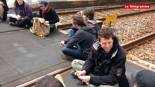 Nuit debout. Les voies SNCF bloquées pendant 1 h à Plouaret