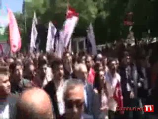 Kılıçdaroğlu 10 binlerle Gençlik Marşı'nı okudu