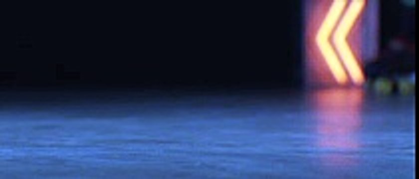 German police provoke Moroccan while performing his prayers, which insists on complete