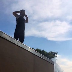 Beşiktaş taraftarından kamyonetin üzerinde üçlü!