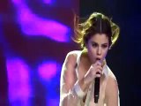 [VIDEO] Selena Gomez Rips Up Justin Bieber Sign During Concert — Watch Video